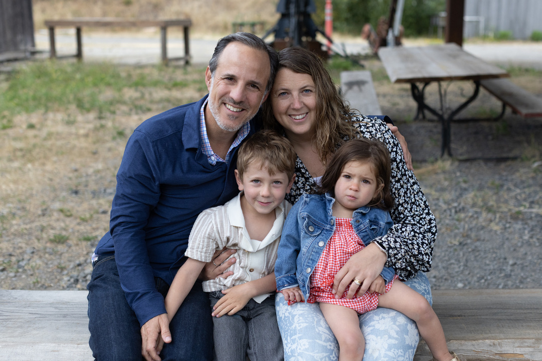 Simcha Schwartz with his wife and their two children, Emet and Lilah